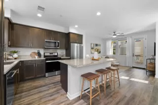 Photo #3: 250000060 Listing