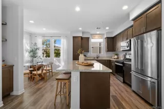 Photo #4: 250000060 Listing