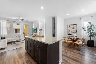 Photo #5: 250000060 Listing