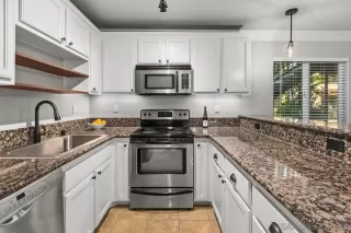 Photo #4: 250000082 Listing