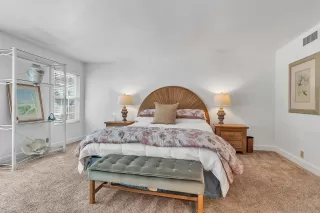 Photo #5: 250000142 Listing