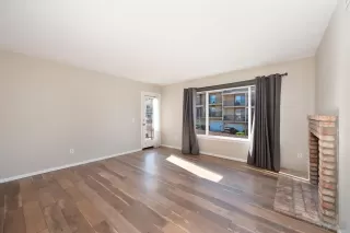 Photo #5: 250000143 Listing