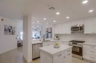 Photo #4: 250000167 Listing