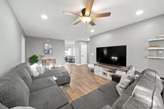 Photo #4: 250000269 Listing