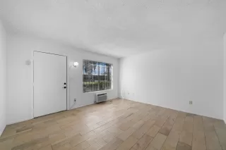 Photo #3: 250000421 Listing 