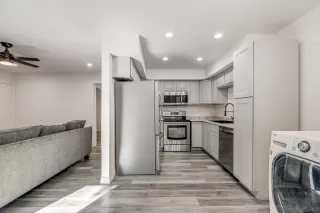 Photo #4: 250000502 Listing