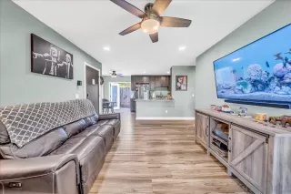 Photo #3: 250000540 Listing