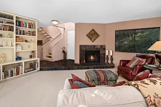 Photo #3: 250000599 Listing