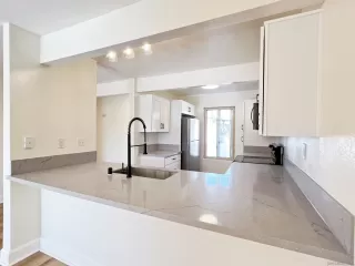 Photo #4: 250000612 Listing