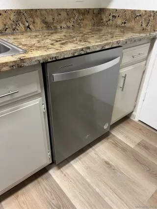 Photo #3: 250000626 Listing