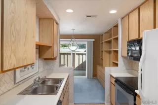 Photo #4: 250000654 Listing