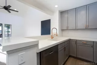 Photo #3: 250000666 Listing 