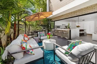 More Details about MLS # 250000795 : 1014 5TH ST UNIT 1