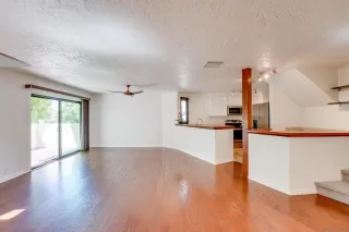 Photo #4: 250000805 Listing 