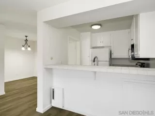 Photo #5: 250000812 Listing