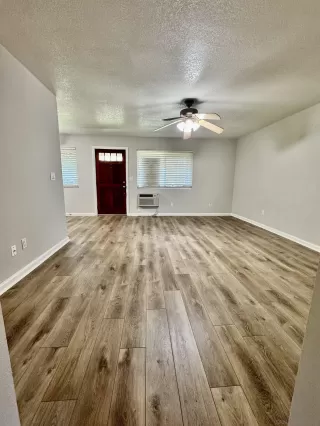 Photo #5: 250000839 Listing