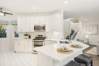 Photo #5: 250001010 Listing