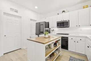 Photo #3: 250001334 Listing