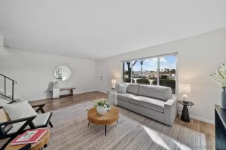 Photo #3: 250017153 Listing