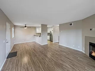 Photo #2: 250017408 Listing