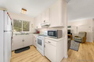 Photo #3: 250017661 Listing