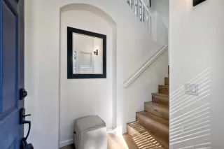 Photo #1: 250018101 Listing