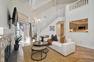 Photo #2: 250018101 Listing