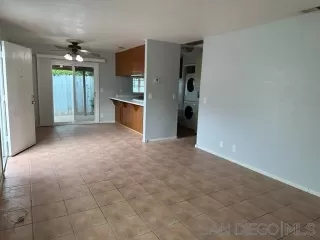 Photo #4: 250018111 Listing