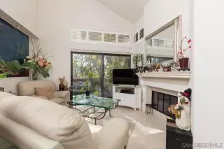 Photo #1: 250018165 Listing 