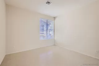 Photo #5: 250018167 Listing