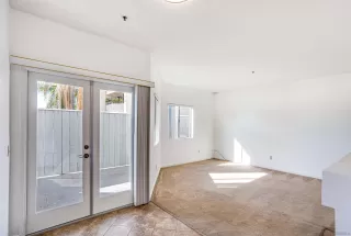 Photo #2: 250018228 Listing