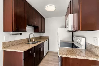 Photo #5: 250018325 Listing