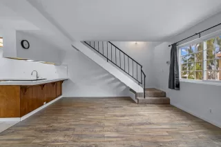 Photo #2: 250018363 Listing