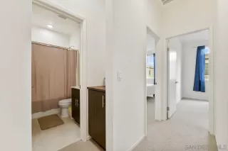 Photo #5: 250018365 Listing