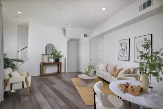 Photo #2: 250018488 Listing