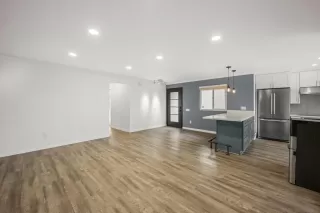 Photo #2: 250018627 Listing