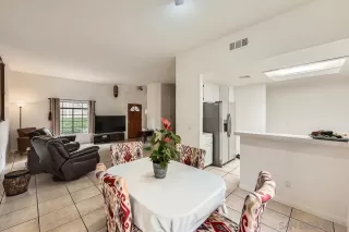 Photo #3: 250018688 Listing