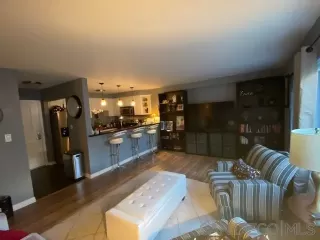 Photo #5: 250019054 Listing