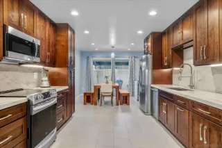 Photo #4: 250019057 Listing