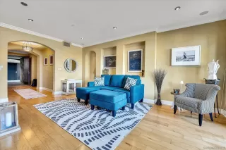 Photo #5: 250019093 Listing