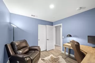 Photo #5: 250019109 Listing