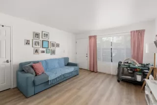 Photo #2: 250019221 Listing