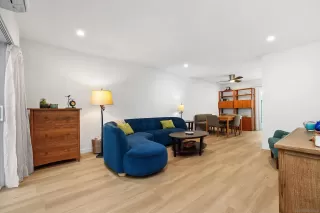 Photo #4: 250019429 Listing