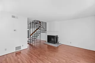 Photo #1: 250019434 Listing 