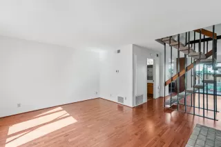 Photo #2: 250019434 Listing 