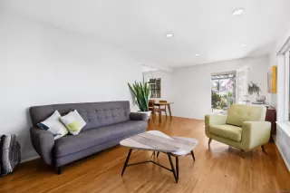 Photo #4: 250019484 Listing