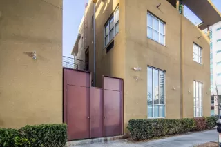 Photo #1: 250019516 Listing