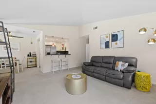 Photo #2: 250019692 Listing