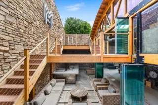 Photo #1: 250019806 Listing 