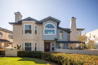 More Details about MLS # 250020171 : 1100 ADELLA AVE UNIT 10